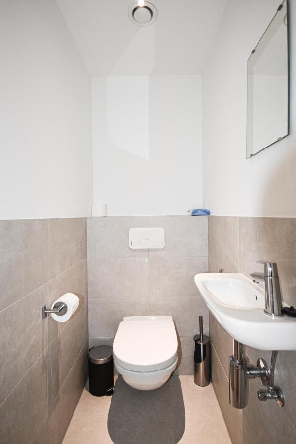 Crystal Residences - Luxurious Seaside Apartments أوستيند المظهر الخارجي الصورة